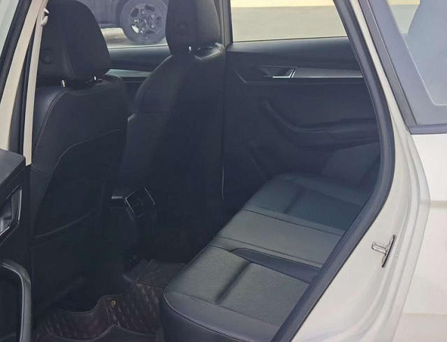 Skoda Karoq 1.4 л 2022 г. Белый, пробег 20000 км