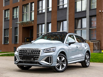 Audi Q2 серый 2026