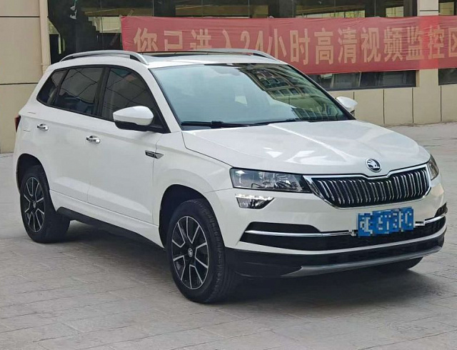 Skoda Karoq 1.4 л 2022 г. Белый, пробег 20000 км