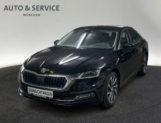 Skoda Octavia 2023 г. Чёрный, пробег 59900 км