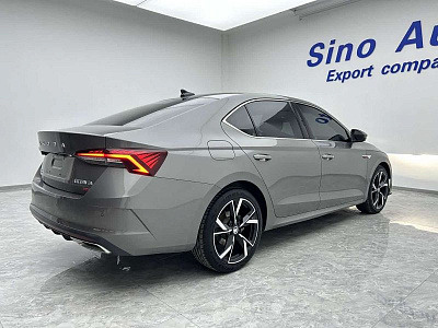 Skoda Octavia 1.4 л 2022 г. Серебристо-серый, пробег 44000 км
