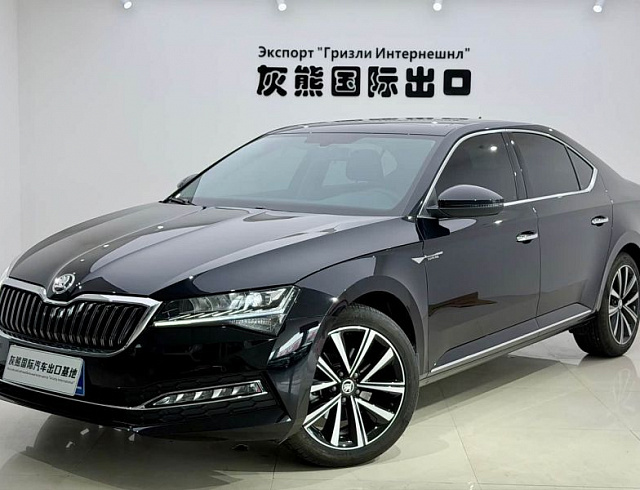 Skoda Superb 1.4 л 2024 г. Чёрный, пробег 9000 км