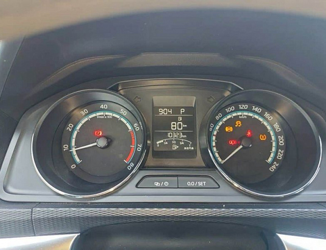Skoda Kamiq 1.5 л 2022 г. Белый, пробег 10300 км