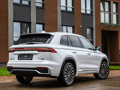 Geely Monjaro белый 2026