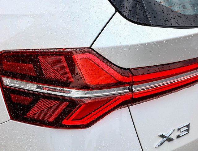 BMW X3 белый 2026