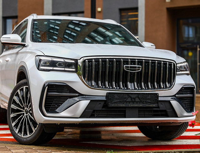 Geely Monjaro белый 2026