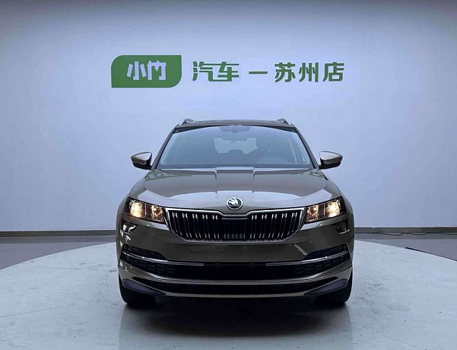 Skoda Karoq 1.4 л 2022 г. Серебристо-серый, пробег 27000 км