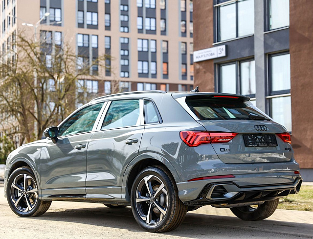 Audi Q3 серый 2026