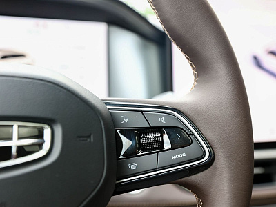 Geely Monjaro белый 2026