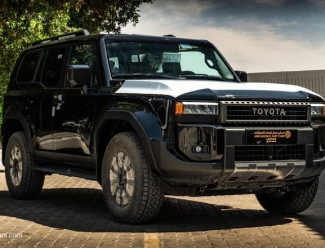 Toyota Prado 2.4 л 2026 г. Чёрный