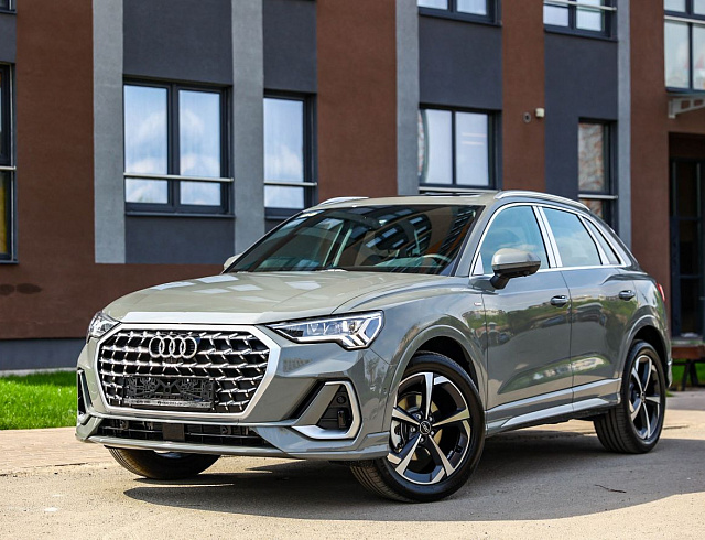 Audi Q3 серый 2026