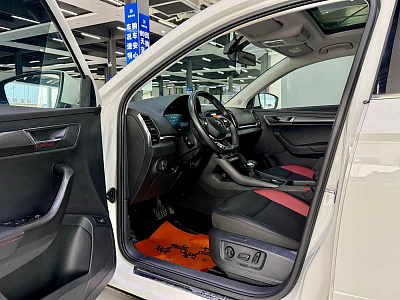 Skoda Karoq 1.4 л 2023 г. Белый, пробег 34000 км