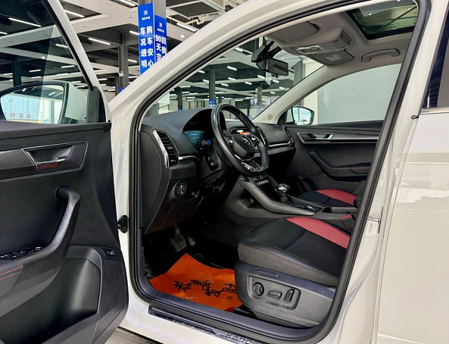 Skoda Karoq 1.4 л 2023 г. Белый, пробег 34000 км