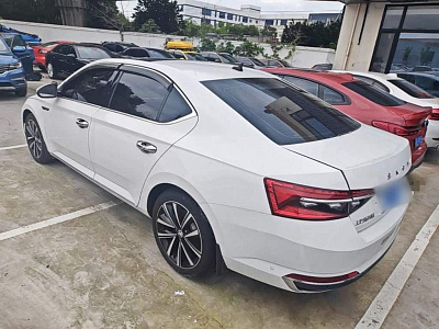 Skoda Superb 1.4 л 2024 г. Белый, пробег 45300 км