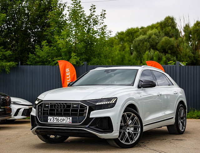 Audi Q8 белый 2018