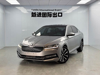 Skoda Superb 1.4 л 2023 г. Серебристо-серый, пробег 29000 км