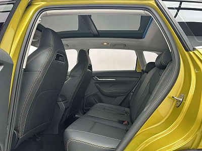 Skoda Kamiq 1.5 л 2022 г. желто-оранжевый, пробег 40000 км