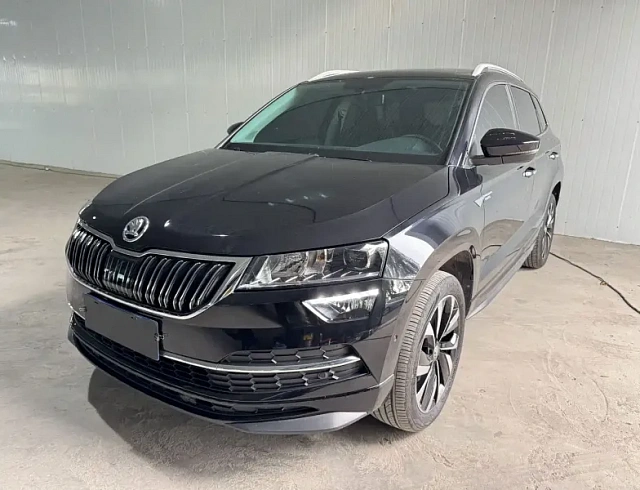 Skoda Karoq 1.4 л 2023 г. Чёрный, пробег 35000 км