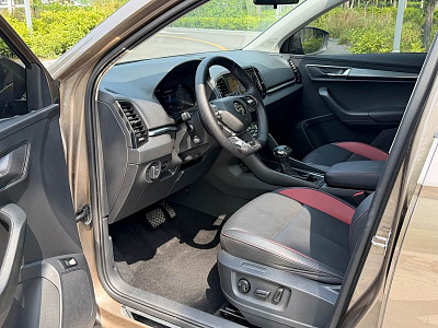 Skoda Karoq 1.4 л 2023 г. шампань/коричневый, пробег 43000 км