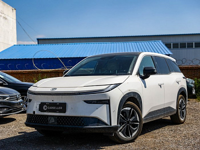 Toyota BZ3X Электро