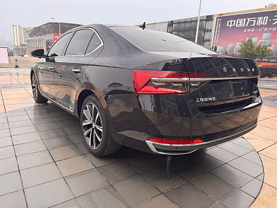 Skoda Superb 1.4 л 2023 г. Чёрный, пробег 19500 км