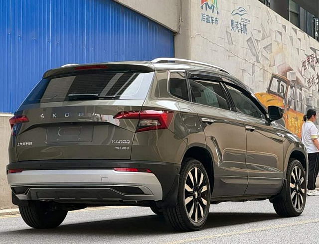 Skoda Karoq 1.4 л 2021 г. шампань/коричневый, пробег 49000 км