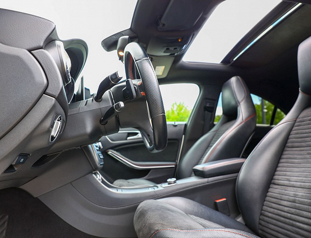 Mercedes-Benz CLA белый 2013