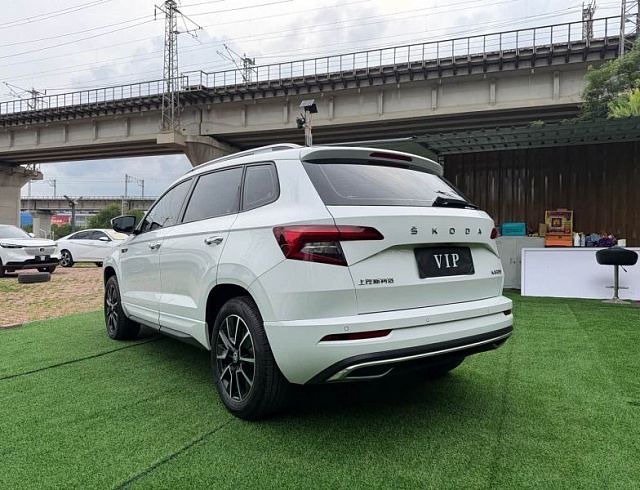 Skoda Karoq 1.4 л 2023 г. Белый, пробег 23000 км