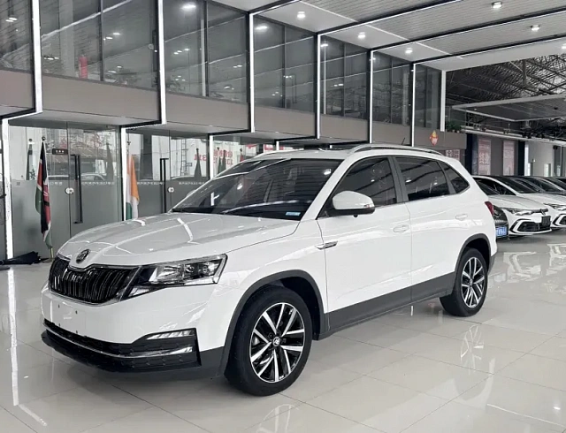 Skoda Kamiq 1.5 л 2023 г. Белый, пробег 20000 км