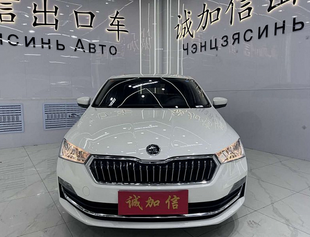 Skoda Rapid 1.5 л 2022 г. Белый, пробег 22799 км
