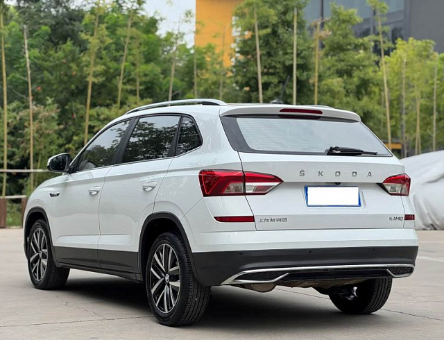 Skoda Kamiq 1.5 л 2023 г. Белый, пробег 18000 км