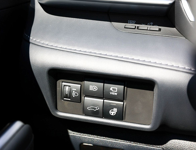 Toyota Highlander белый 2026