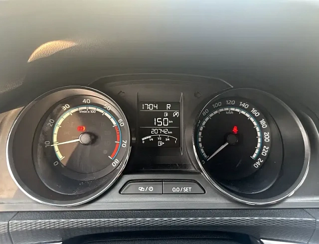 Skoda Kamiq 1.5 л 2022 г. Белый, пробег 20000 км