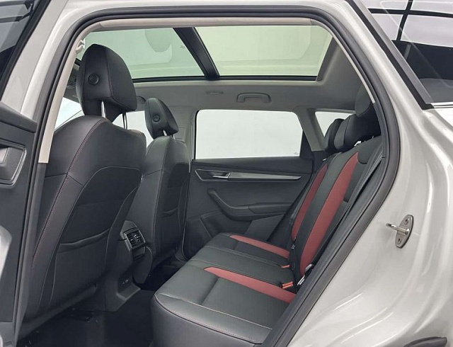 Skoda Karoq 1.4 л 2023 г. Белый, пробег 37000 км