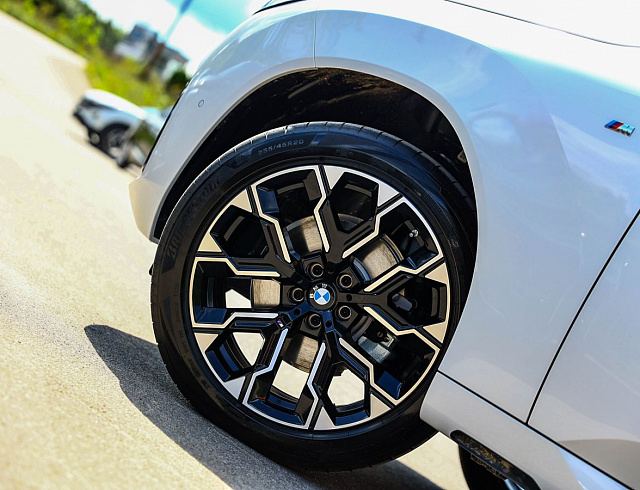 BMW X3 белый 2026