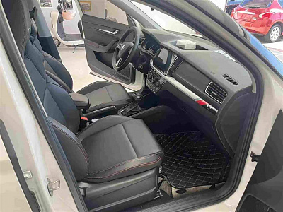 Skoda Kamiq 1.5 л 2023 г. Белый, пробег 29000 км