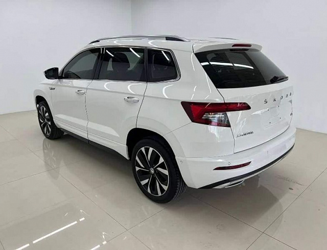 Skoda Karoq 1.4 л 2022 г. Белый, пробег 30000 км