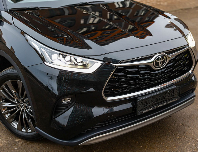 Toyota Highlander черный 2026