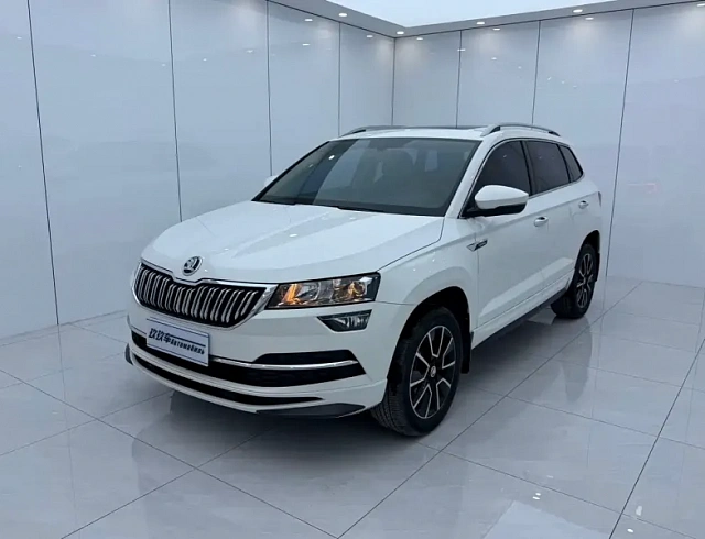 Skoda Karoq 1.4 л 2022 г. Белый, пробег 30000 км