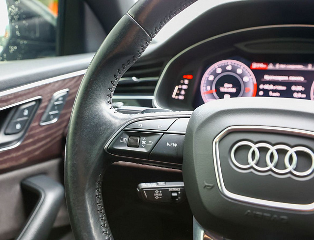 Audi Q8 белый 2018