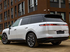 Lynk & Co 900 белый 2025