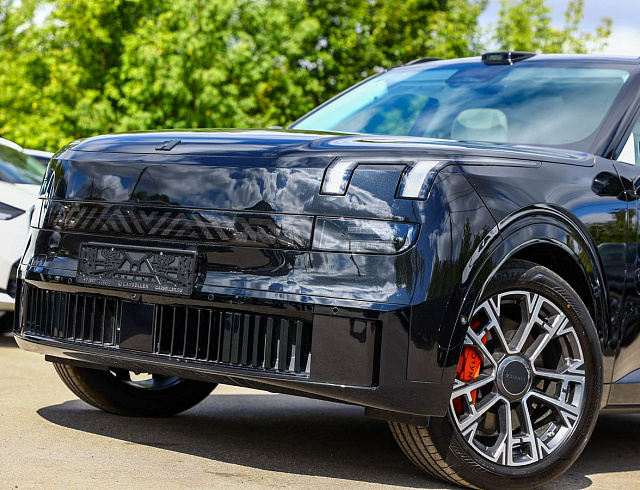 Lynk & Co 900 черный 2025