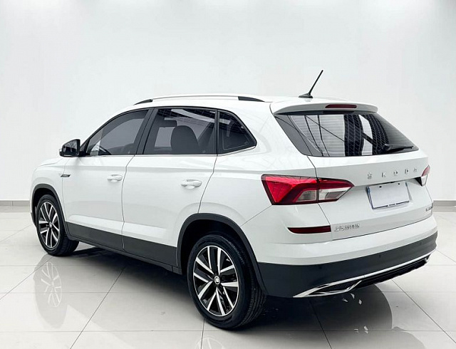 Skoda Kamiq 1.5 л 2023 г. Белый, пробег 18000 км