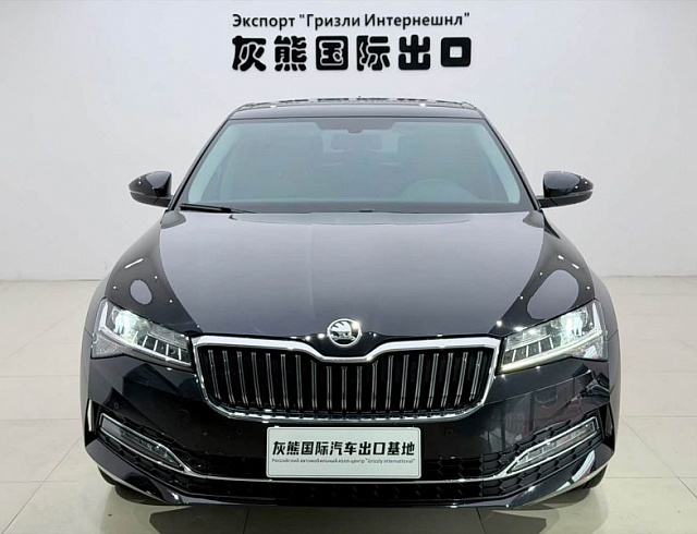 Skoda Superb 1.4 л 2024 г. Чёрный, пробег 9000 км