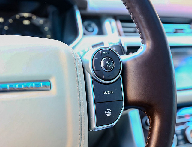 Land Rover Range Rover белый 2016
