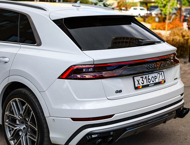 Audi Q8 белый 2018