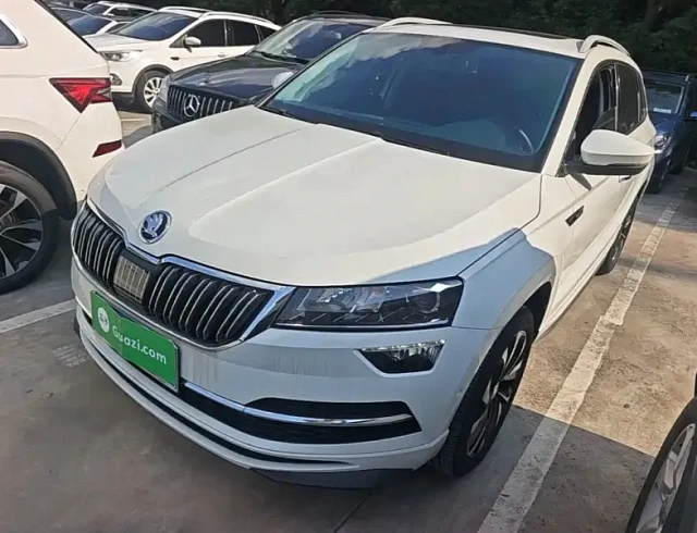 Skoda Karoq 1.4 л 2025 г. Белый, пробег 20000 км