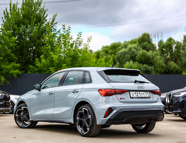 Audi A3 серый 2025